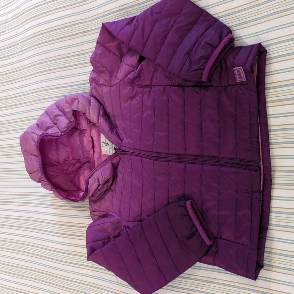 Girls Gap size S purple ombre puffer